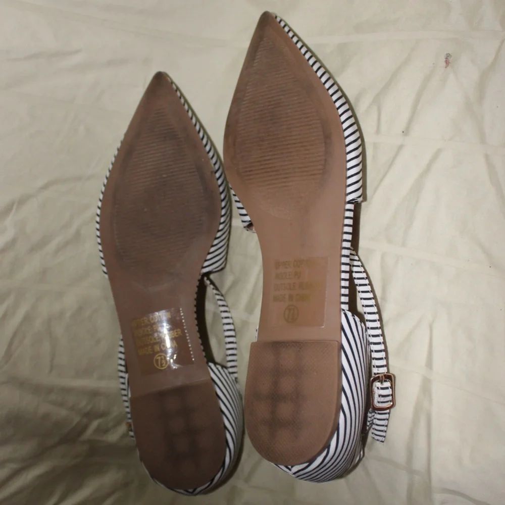 Woman's Flats Sz 7 1/2  Pointed toe, strapped, sandals - Picture 10 of 10
